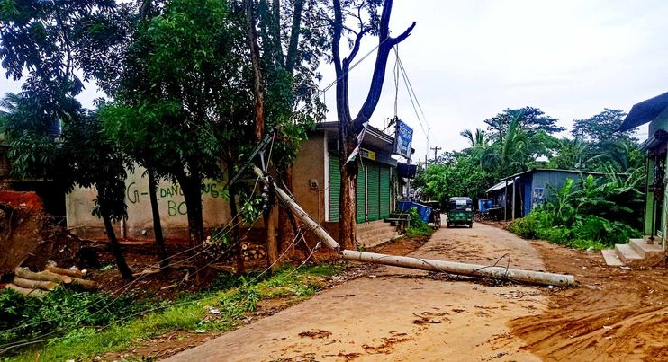 স্বাভাবিক হয়নি ফেনী জেলার বিদ্যুৎ ব্যাবস্থা 