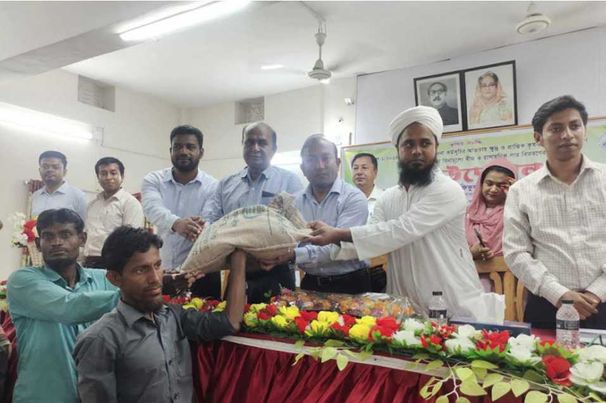 আমতলীতে ১০ হাজার কৃষক পেলো কৃষি উপকরণ 