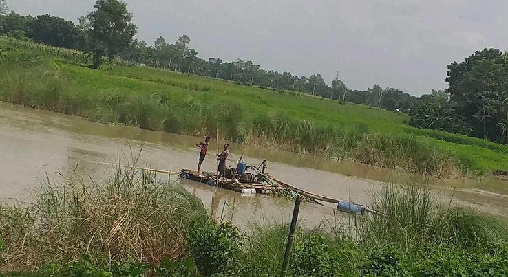 নাগরপুরে ড্রেজার মেশিনে বালু-মাটি লুট, সিন্ডিকেট ভাঙতে ব্যর্থ প্রশাসন