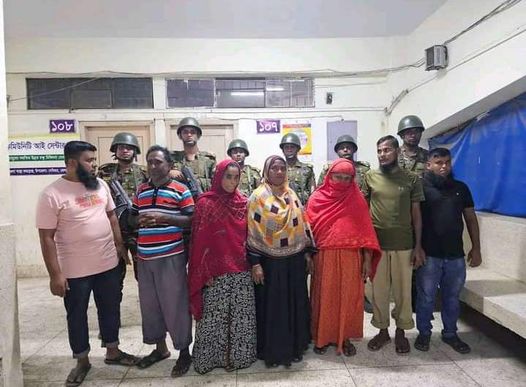 দেবিদ্বার উপজেলা স্বাস্থ্য কমপ্লেক্সে দলাল চক্রের সাত সদস্য কে আটক করেছে সেনাবাহিনী।