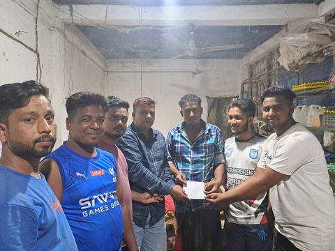 মিতালী ক্রীড়া'চক্র বালিউরা কর্তৃক ফুটবল টুর্নামেন্টে'তে  কিছু আর্থিক প্রদান করেছে আলী মটরস 