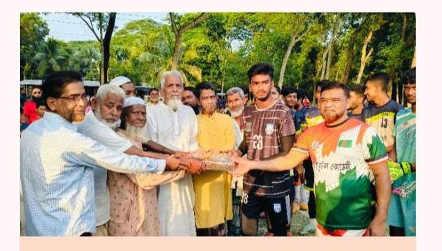ঝিনাইদহ কালীগঞ্জে ফুটবলার তাসিনকে সংবর্ধনা