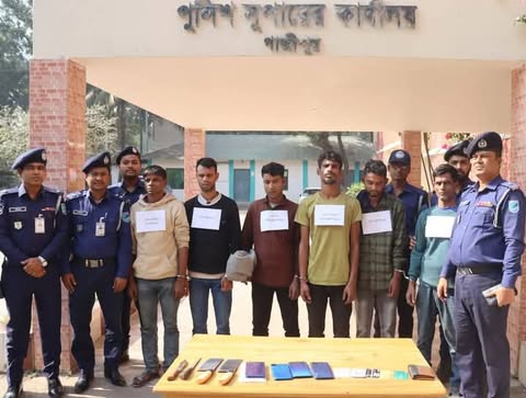 দামী মোবাইলফোন কাল হয়েছিল শিহানের