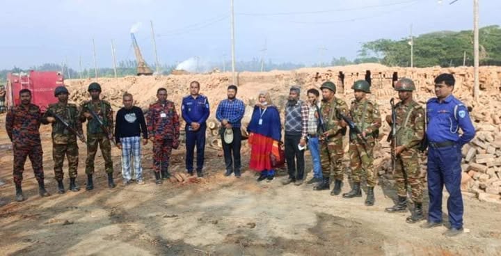 লক্ষ্মীপুরে অবৈধ তিনটি ইট ভাটাকে ৫ লক্ষ টাকা জরিমানা ফয়সাল হোসেন লক্ষ্মীপুরঃ লক্ষ্মীপুর রামগতিতে অবৈধ ইটভাটাকে ৫ লাখ টাকা জরিমানা করেছে ভ্রাম্যমাণ আদালত।