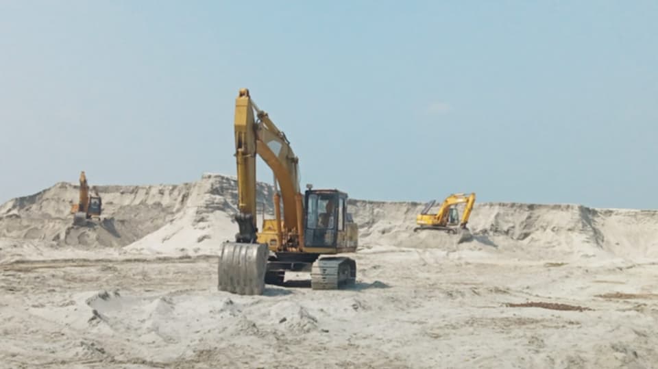 টাঙ্গাইলে অবৈধ বালুর ঘাটে দিনে চাঁদা আদায় ৯ লাখ  