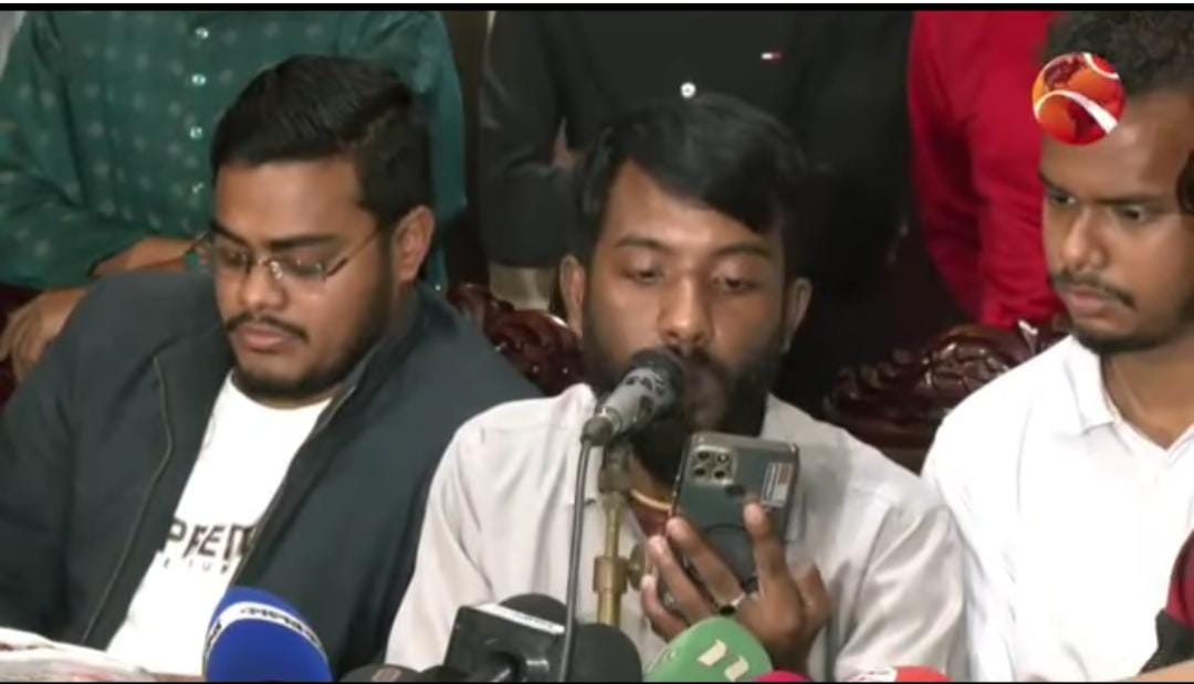 হাসনাত আব্দুল্লাহকে চট্টগ্রামে ‘অবাঞ্ছিত’ ঘোষণা বৈষম্যবিরোধী ছাত্রদের