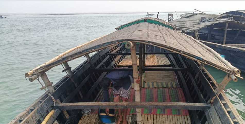গত ৫ আগষ্ঠ ২০২৪ এর পর থেকে ৩য় বারের মতো নৌকা ডাকাতি বাংলাদেশের উত্তর বঙ্গে 