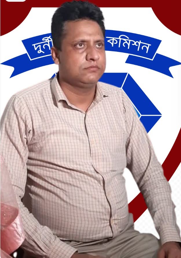 মাহবুব আলমের দুর্নীতির ব্যাপারে দুদকের চেয়ারম্যান পর্যন্ত অবগত। তার পরেও কোন ব্যবস্থা নেয়া হয় না।