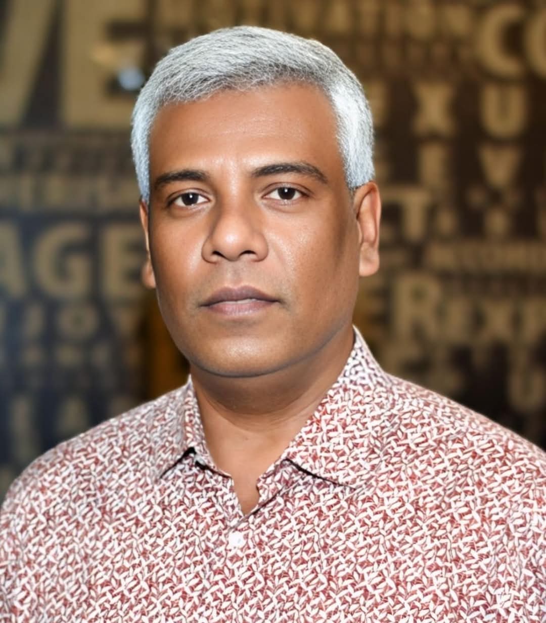 গুজবের রাজাঃ গুজবের রাজত্বে অন্ধ বিশ্বাসের কারাগার