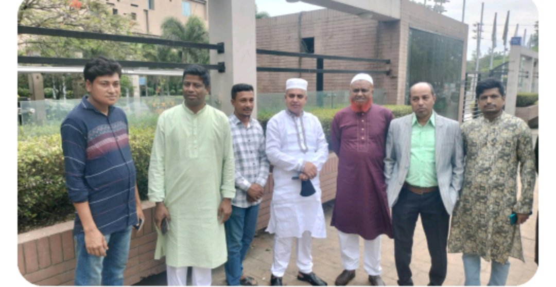 ১৭ বছর পর ঈদে ফিরে গিয়াস উদ্দিন কাদের চৌধুরী: কবর জিয়ারত করতে পারিনি—আজ যেন নতুন জীবন পেলাম”