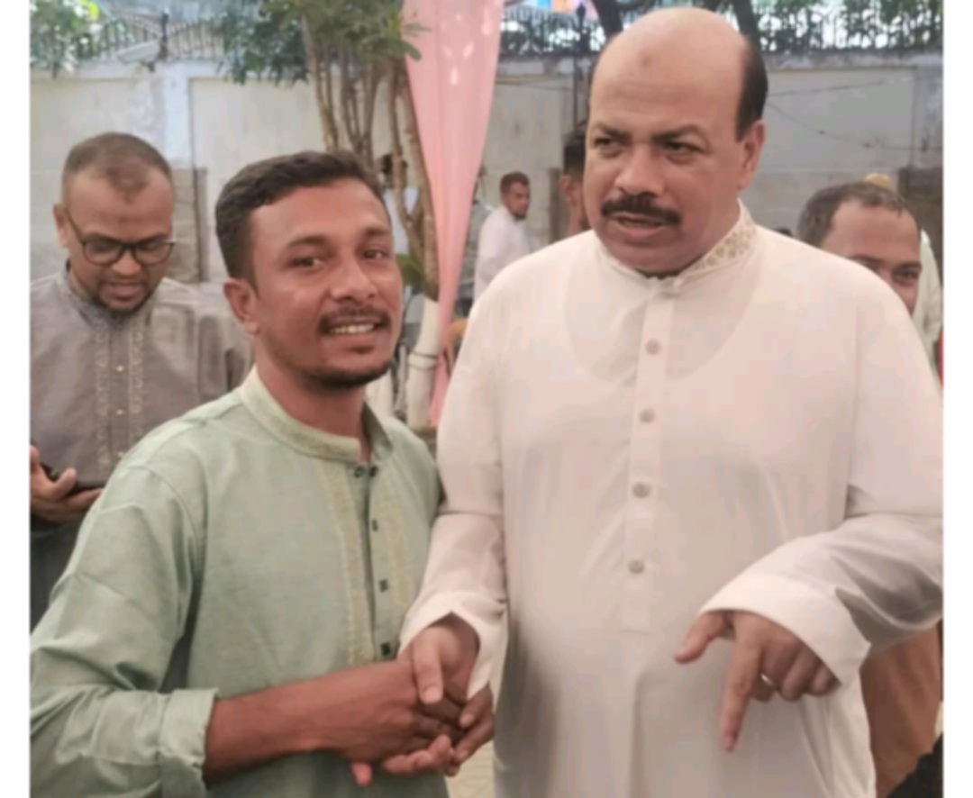 কারাগার থেকে রাজপথ  আসলাম চৌধুরীর সংগ্রামী জীবন। 
