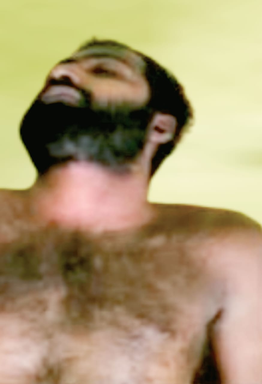 ময়মনসিংহ বিভাগের ভালুকা উপজেলার ডাকাতিয়া ইউনিয়নের পাঁচগাও গ্রামের দক্ষিণপাড়া এলাকায় বীর মুক্তিযোদ্ধা মতিন পাঠানের মেয়ের জামাই মো. হাসমত আলী বিদ্যুৎস্পৃষ্ট হয়ে মৃত্যু হয় 