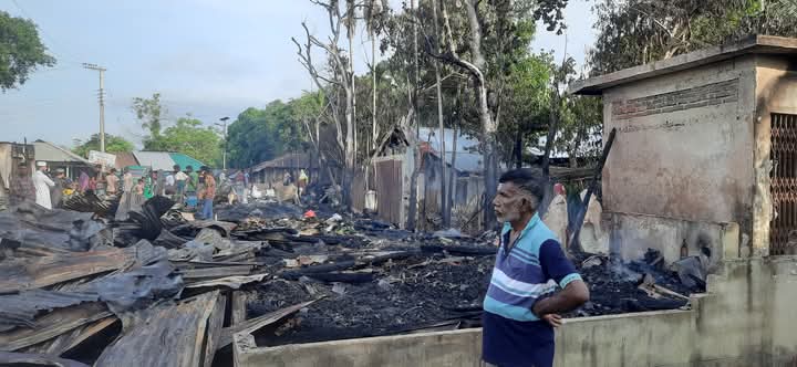 বাঘাইছড়ি উপজেলার বৃহত্তর মুসলিম ব্লক বাজারে এক ভয়াবহ আগুন।