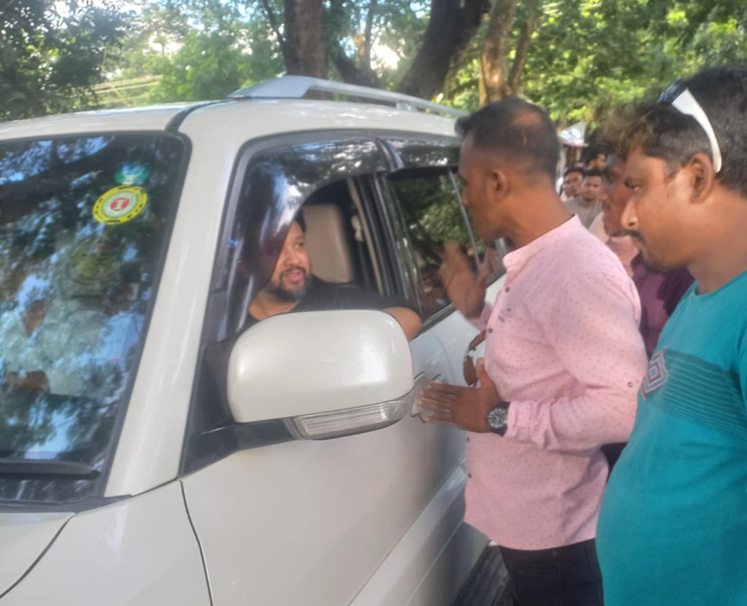 রাঙ্গুনিয়ায় সফররত কেন্দ্রীয় নেতার সঙ্গে সাক্ষাৎ করলেন যুবদল নেতা মিজানুর রহমান