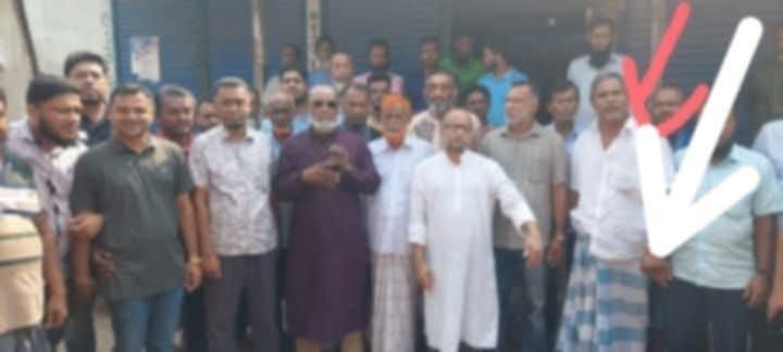 সরকারি খাসজমির মাটি কেটে নিচ্ছেন প্রভাবশালী স্বপন চৌধুরী