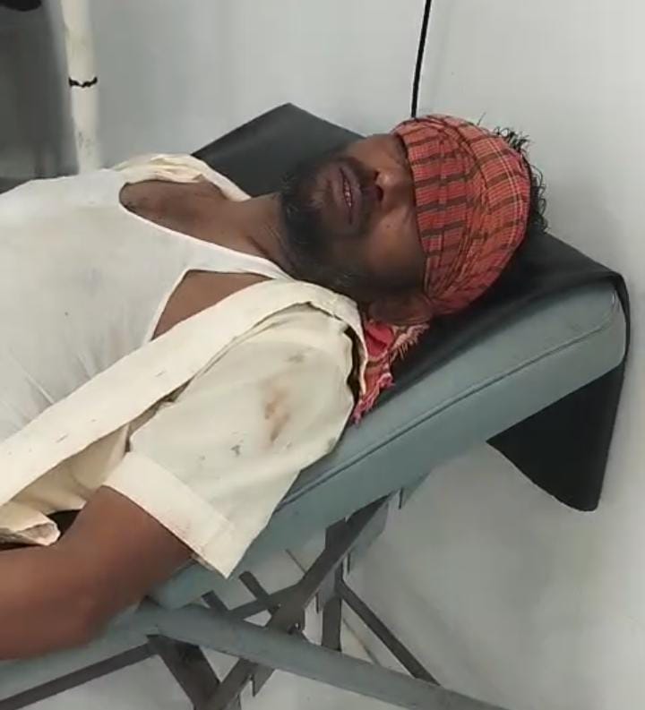 গাজীপুরে ইয়াবা ব্যবসায়ী খোকনের সন্ত্রাসী বেড়েই চলেছে: পরিবারসহ রক্তাক্ত অবস্থায় হাসপাতালে মামুন, বিচার কি এই দেশেই হবে না?