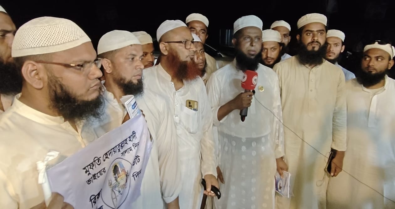 হোসেনপুরে বাংলাদেশ খেলাফত মজলিস প্রার্থী হেদায়েতুল্লাহ হাদীর গণসংযোগ