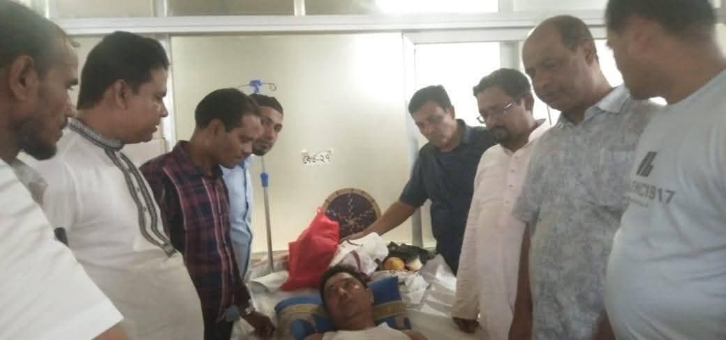 বাঁশখালী উপজেলা যুবদলের সদস্য সচিব  Rashel Chowdhury’র অসুস্থতায় শারীরিক খোঁজখবর নিতে চট্টগ্রাম মেডিকেল হাসপাতালে নেতৃবৃন্দের ভীড়
