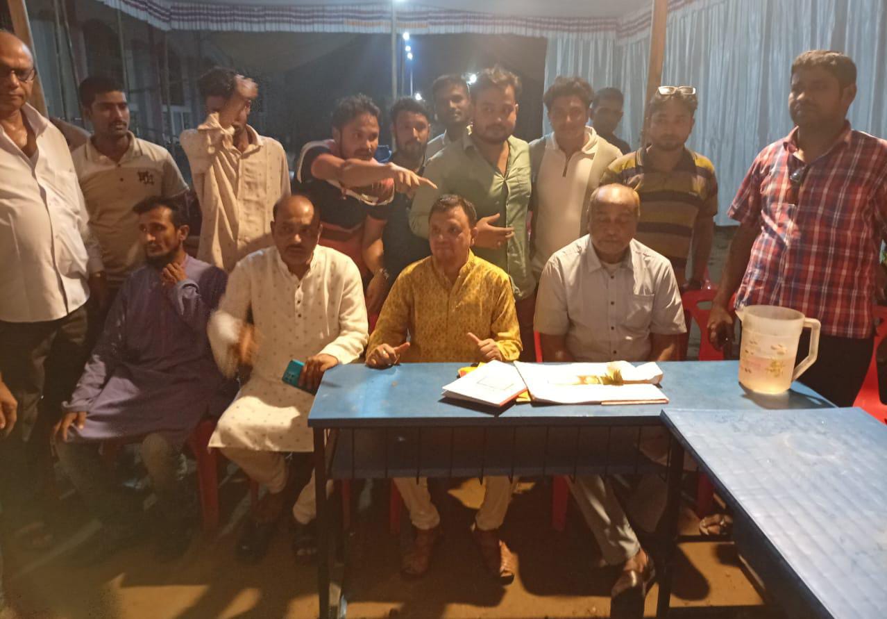 রাঙ্গুনিয়ায় পূজা মণ্ডপ পরিদর্শনে অধ্যাপক কুতুব উদ্দীন বাহার