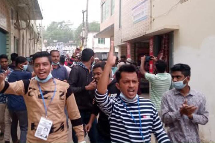 স্বেচ্ছাসেবক দলের নেতা জুবায়ের শেদ আলম মোদাচ্ছের  বিরুদ্ধে অপপ্রচারের তীব্র নিন্দা জানালেন জালালাবাদ ওয়ার্ড বিএনপির নেতারা