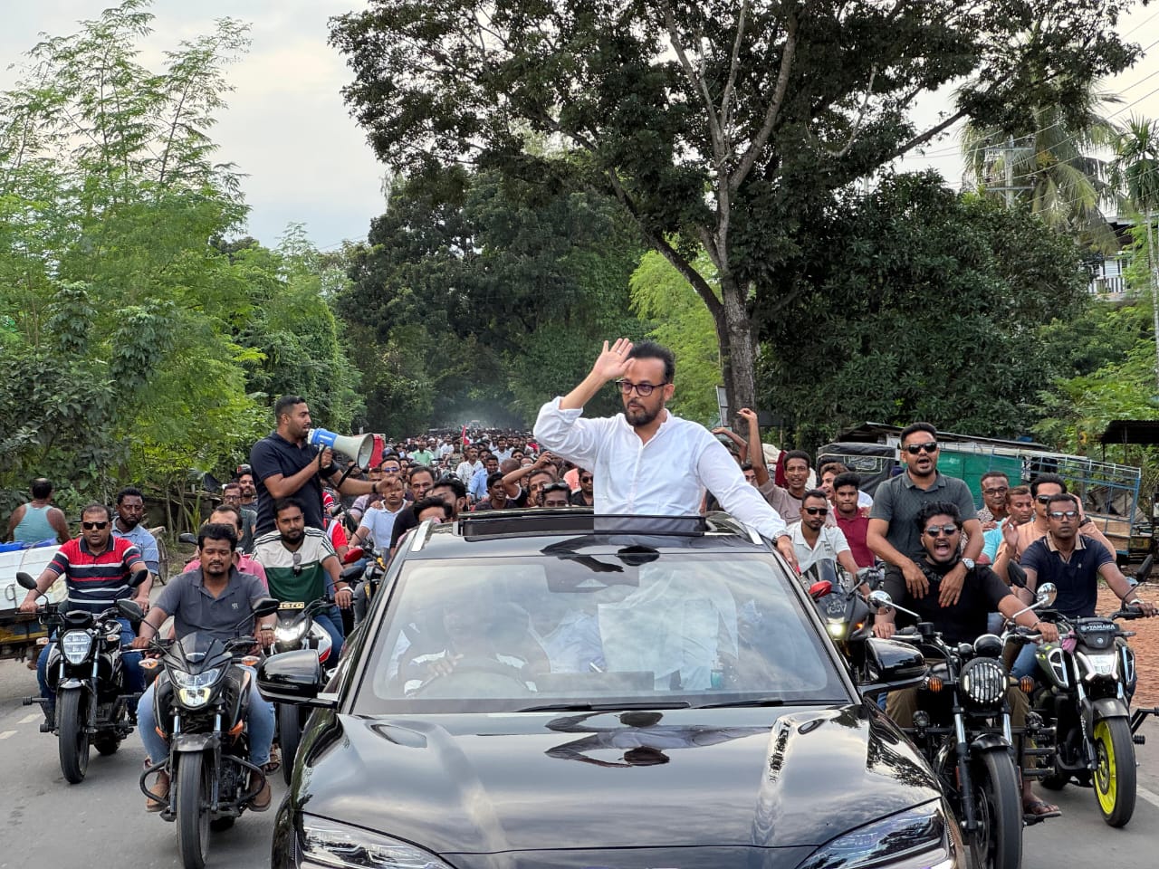 বাগআঁচড়া বিএনপি’র ৩১ দফা বাস্তবায়নে লিফলেট বিতরণ ও গণসংযোগ