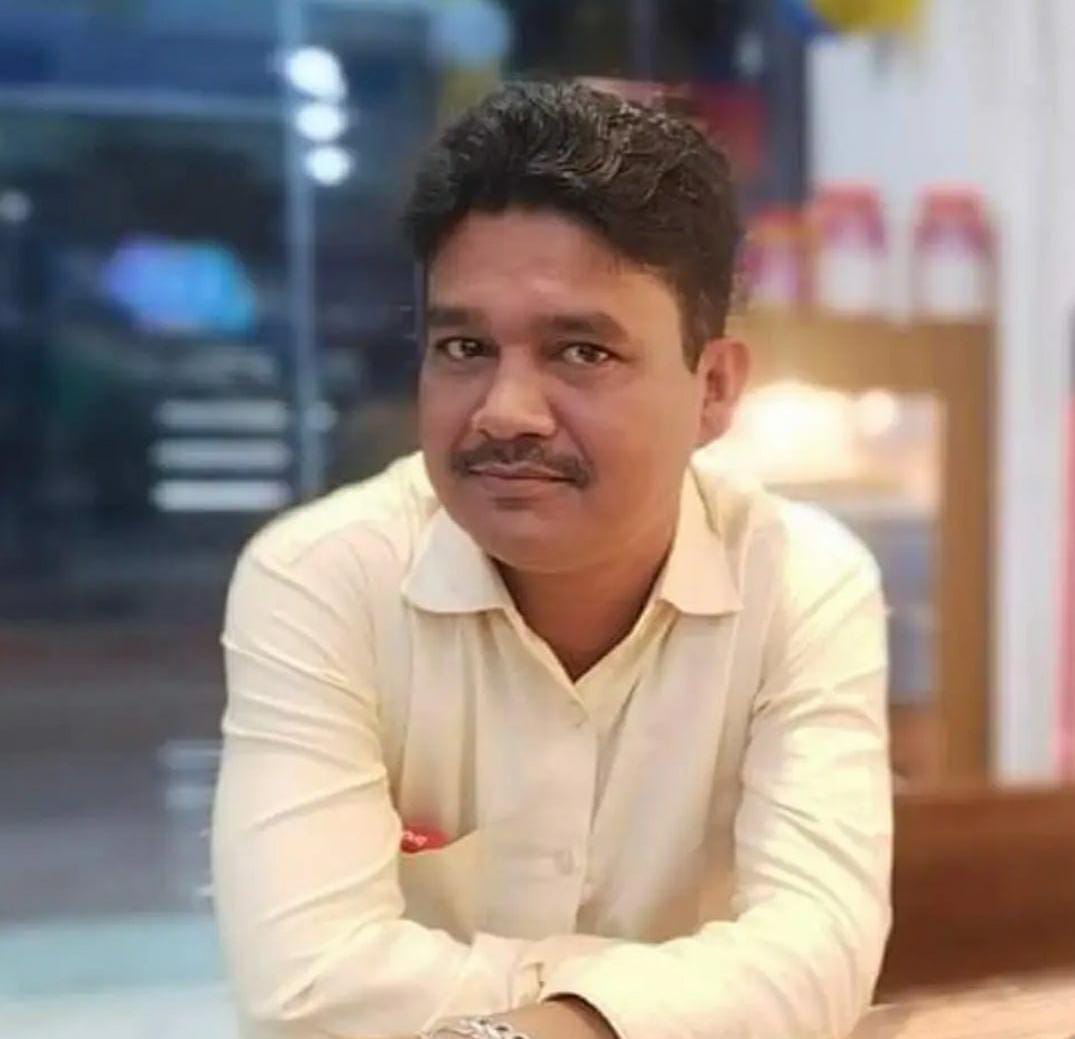 অক্সিজেন এলাকায় হকারদের থেকে টাকা তোলার অভিযোগ, জনদুর্ভোগ চরমে