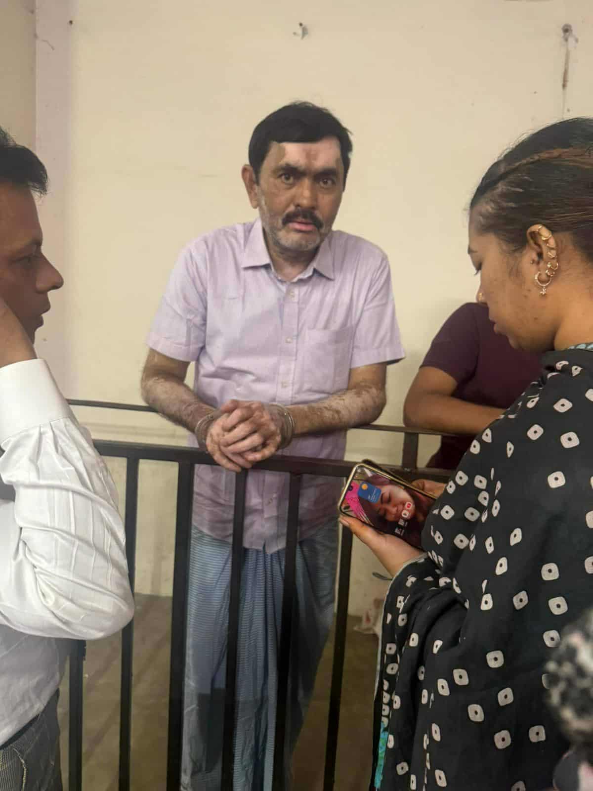 কদমতলা পূর্ব বাসাবো স্কুল অ্যান্ড কলেজের সাবেক চেয়ারম্যান ও সমাজসেবককে ঘিরে বিতর্ক: সমর্থকদের দাবি, “মিথ্যা মামলায় ফাঁসানো হয়েছে”