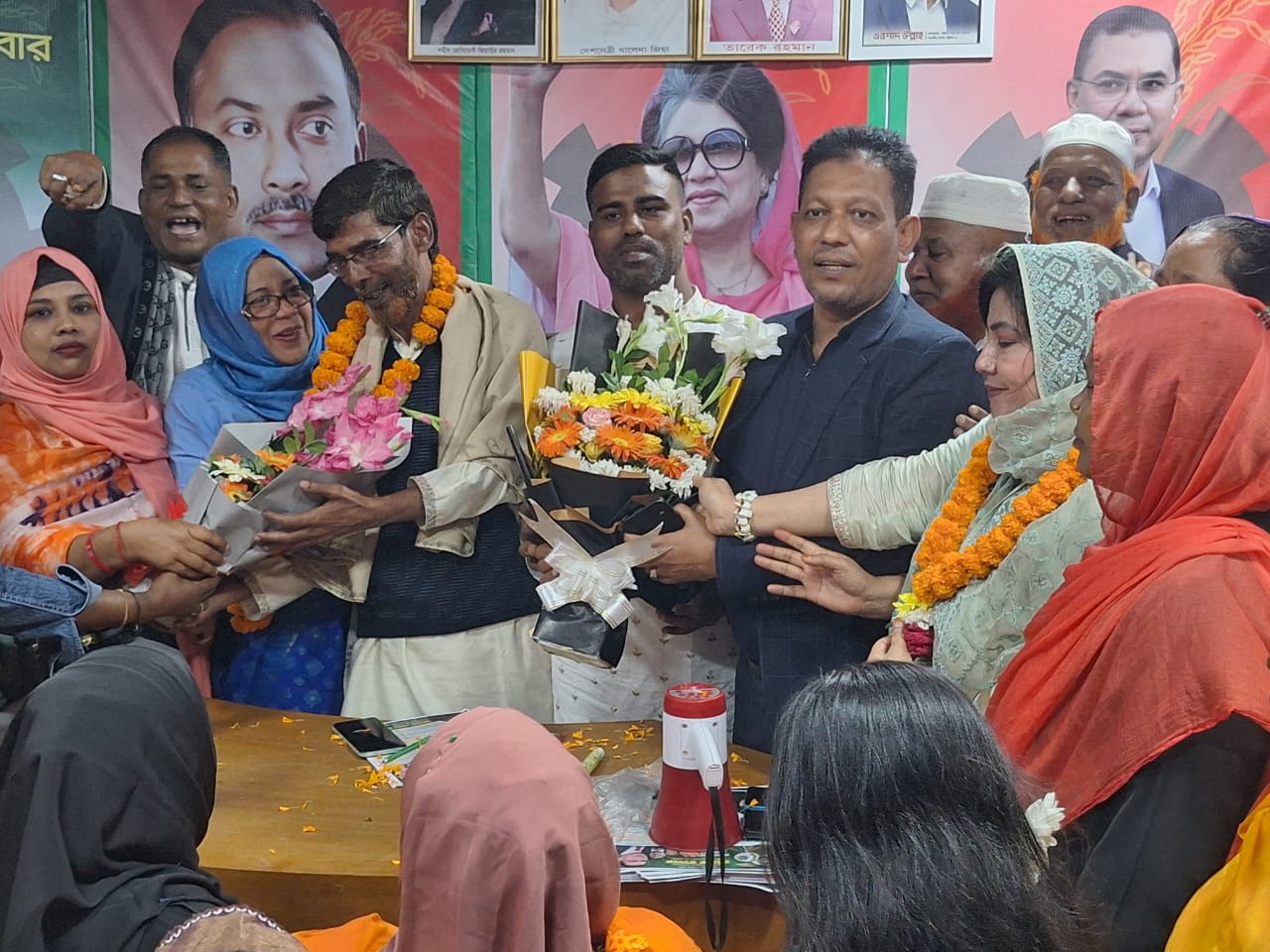 আমিন শিল্পাঞ্চল ৪৩ নং ওয়ার্ডে মহিলা দলের উঠান বৈঠক ও সংবর্ধনা অনুষ্ঠান অনুষ্ঠিত