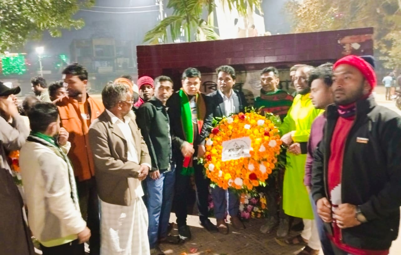 বাংলাদেশ জাতীয়তাবাদী সড়ক পরিবহন শ্রমিক দল চট্টগ্রাম বিভাগের পুষ্পমাল্য অর্পণ 