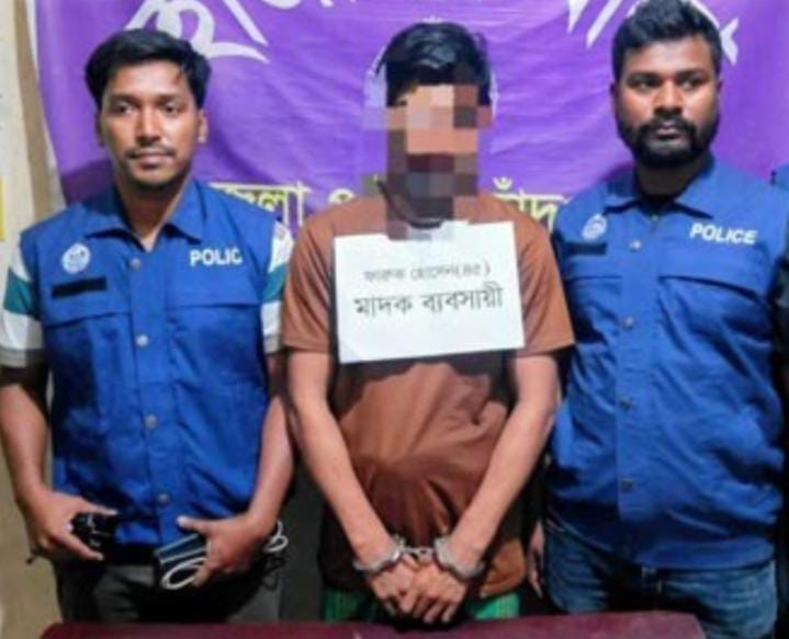 টঙ্গীতে মসজিদ ও ঈদগাহ কমিটি নিয়ে উত্তেজনা, বিতর্কিত ব্যক্তিকে ঘিরে এলাকাবাসীর ক্ষোভ