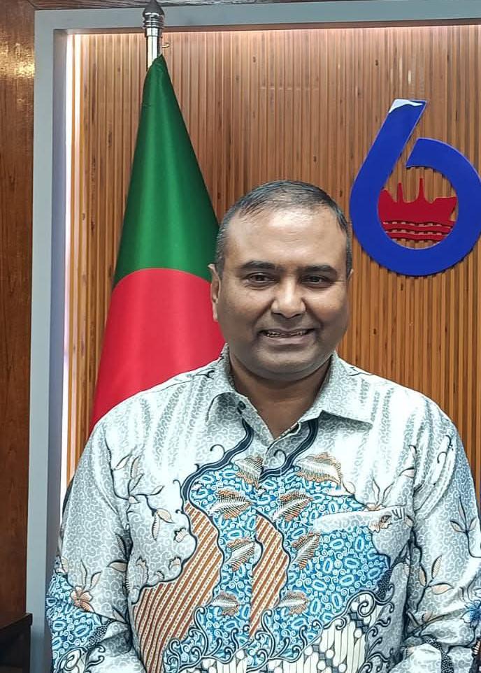 অদম্য নেতৃত্বে সামুদ্রিক অগ্রযাত্রা: কমোডর মাহমুদুল মালেক এক উজ্জ্বল দৃষ্টান্ত