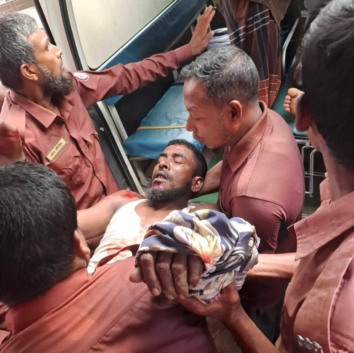 খাগড়াছড়িতে সড়ক দুর্ঘটনা: আনসার ও ভিডিপির ৪ সদস্য আহত