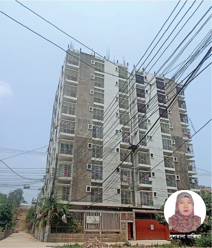 চট্টগ্রাম শহরের এক বেসরকারি স্কুলের স্বল্প বেতনের এক শিক্ষিকাকে ঘিরে সম্প্রতি আলোচনার ঝড় উঠেছে।