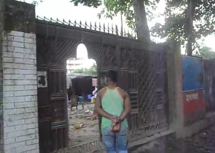 মোবাইলে হত্যার হুমকির অভিযোগ, বাড়ির আশপাশে সন্দেহজনক লোকজনের ঘোরাফেরা