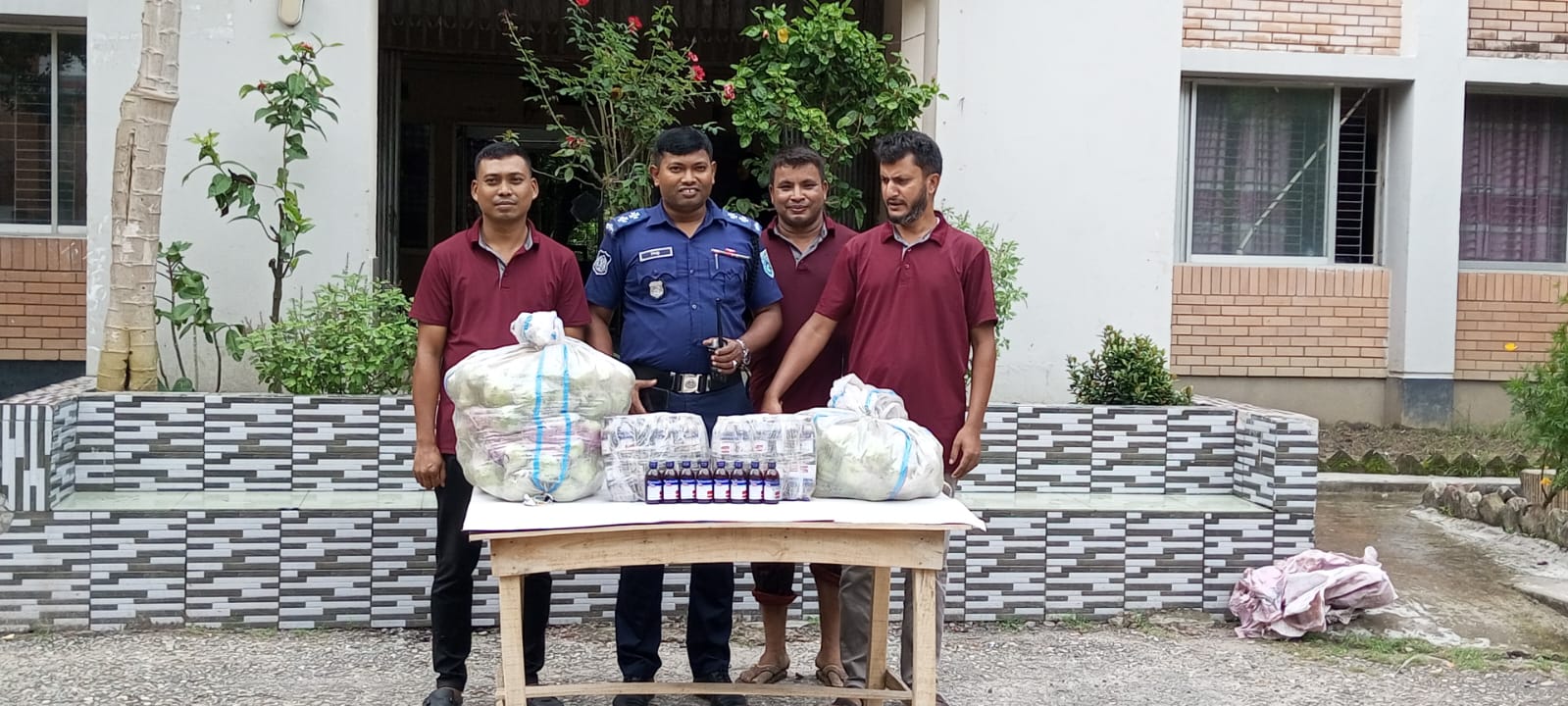 পার্বতীপুরে মাদকের চালান আটকের ঘটনায় রহস্য ও ধোঁয়াশা