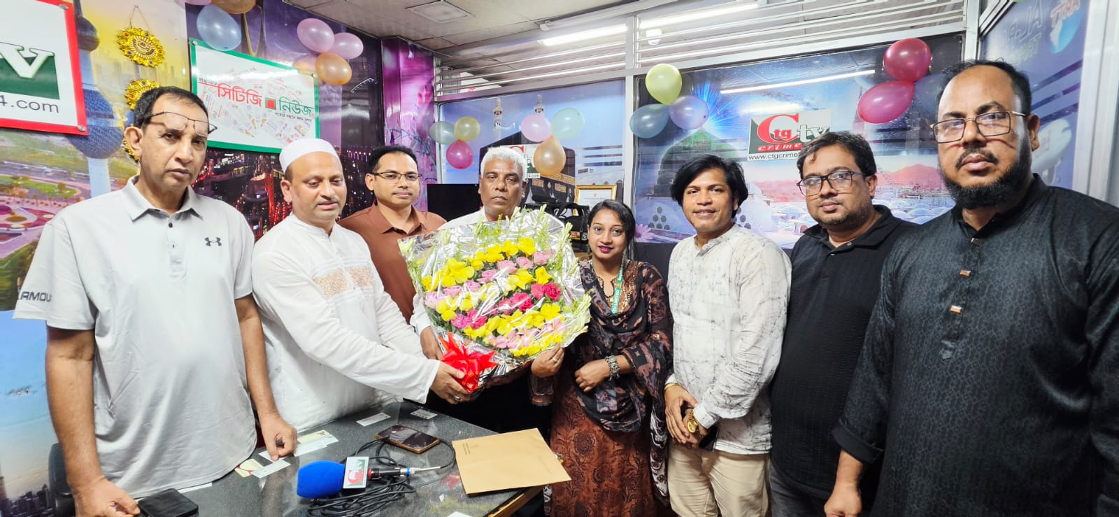 সিটিজি ক্রাইম টিভির ১৮তম প্রতিষ্ঠাবার্ষিকী উদযাপন ঢাকা হেড অফিসে কেক কাটা ও আলোচনা অনুষ্ঠানে শত শত সাংবাদিকের মিলনমেলা
